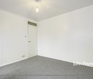 End Of Terrace House to rent - Carronade Place, London, SE28 - Photo 5