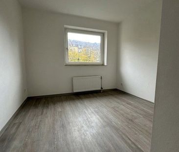 Hübsche 5-Zi.-Maisonette-Whg. mit 2 Badezimmern und Balkon - Photo 1