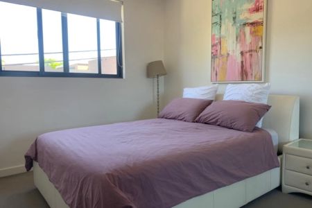 Contemporary Family Elegance - Photo 2