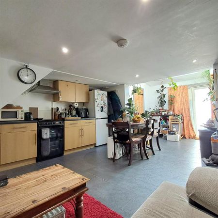 1 bedroom semi-detached house to rent - Photo 3
