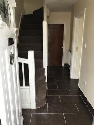 6 bedroom semi-detached house to rent - Photo 1