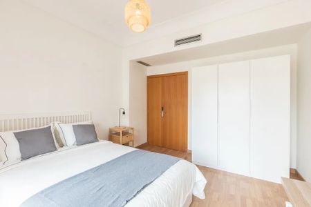 Carrer dHernán Cortés, Valencia, Valencian Community 46004 - Photo 2