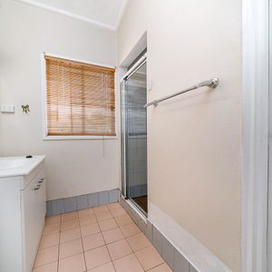 31 Norman Street, Turvey Park NSW 2650 - Photo 2