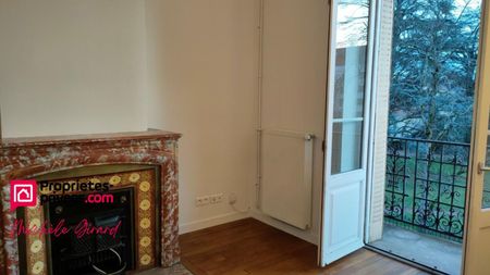 Location Appartement 4 pièces 84m² ROANNE 42300 - Photo 4