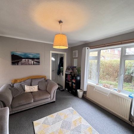 Bosley Square, Beeston, Property for rent - Photo 1