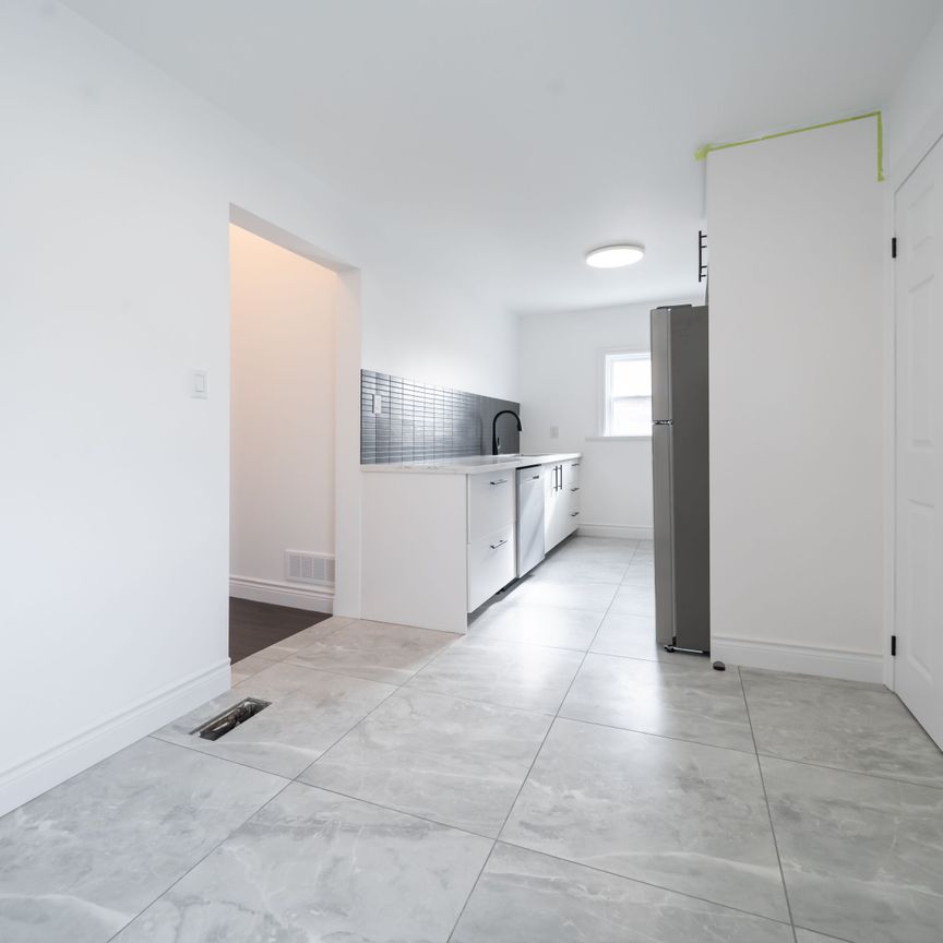 For Lease - 174 Thirtieth Street Unit# MAIN, Toronto, Ontario - Photo 1