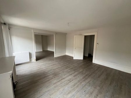 Location Appartement 4 pièces 94m² ROANNE 42300 - Photo 3