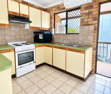 Character, Courtyard Living & New Farm Convenience - Photo 6