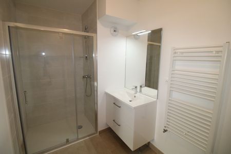 Location Appartement 2 pièces 51m² - Photo 3