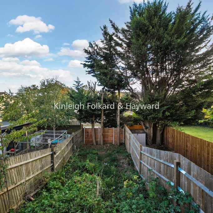 4 bedroom semi-detached house to rent - Photo 1