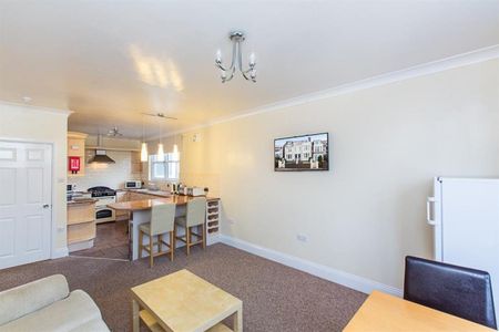 1 bedroom Flat To Let - Photo 4
