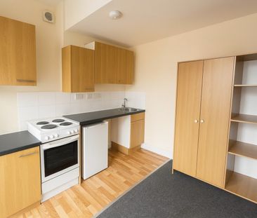 Studio Flat, Denzil Avenue, SO14 - Photo 1