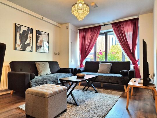 2 Bed Terraced House, Leverton Close, N22 - Photo 1