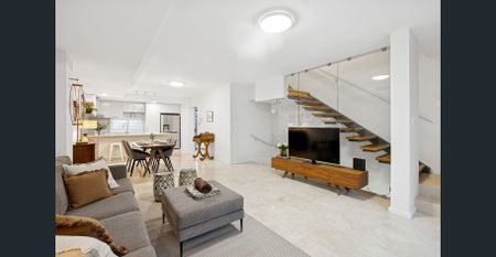 Stylish Townhouse Living in Bloom Wembley Terraces - Photo 2