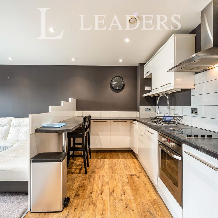 2 bedroom apartment to rent The Crescent, Gunwharf Quays, Portsmouth, PO1 - Photo 1