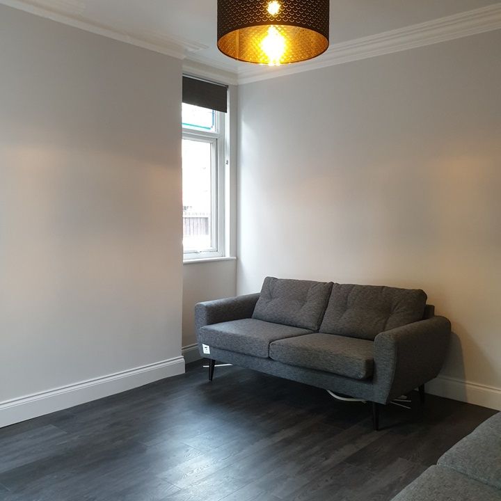 5 Bed Semi-Detached House, Radcliffe Road, NG2 - Photo 1