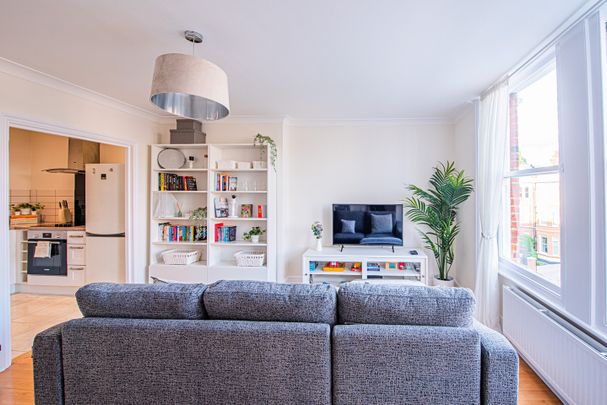 2 Bed Flat, Canfiled Gardens, NW6 - Photo 1