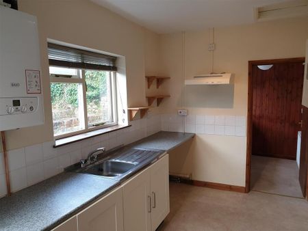 2 bedroom semi-detached house to rent - Photo 5