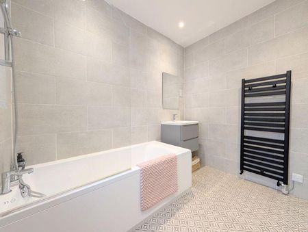 4 bedroom property to rent - Photo 3