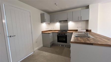 2 bedroom semi-detached house to rent - Photo 2