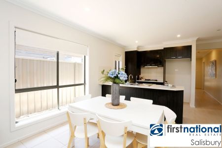 Modern Lifestyle Living - Photo 2