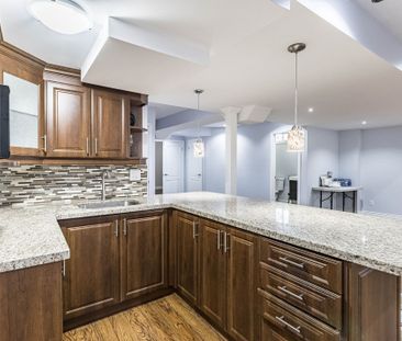 For Lease - 2340 Thruxton Drive, Oakville, Ontario - Photo 6