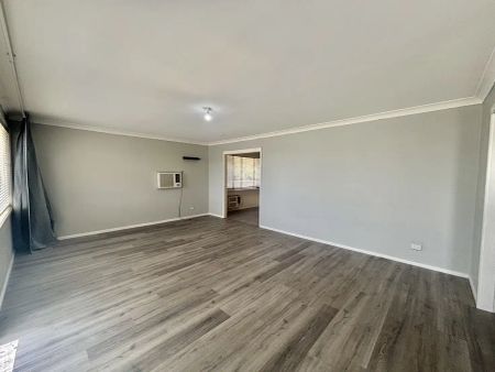 “Luxurious Family Living with Space, Style & Comfort” - Photo 3