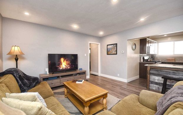 For Lease - 304 Demaine Crescent Unit# Main Fl, Richmond Hill, Ontario - Photo 1