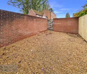 2 bedroom coach house to rent - Photo 6