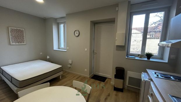 Location Appartement 1 pièce 23m² ROANNE 42300 - Photo 1