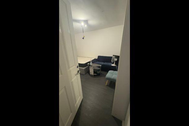 Room in a Shared Flat, Whardfale Court, E5 - Photo 1