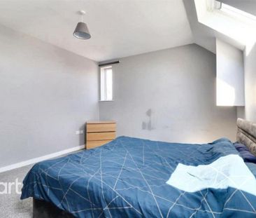 3 bedroom flat to rent - Photo 5