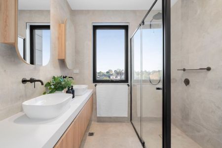 Luxurious & Brand New Home within Mckinnon School Zone - Photo 5