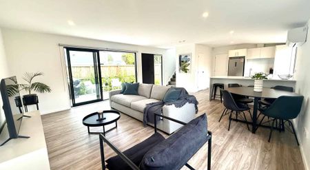 FULLY FURNISHED BRAND NEW STYLISH TOWNHOUSE - Photo 3