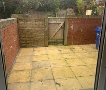 2 bedroom end of terrace house to rent - Photo 1