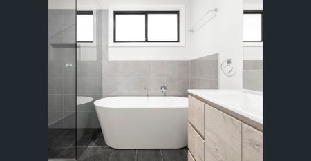 Modern Double Storey Family Home in Prime Location! - Photo 2