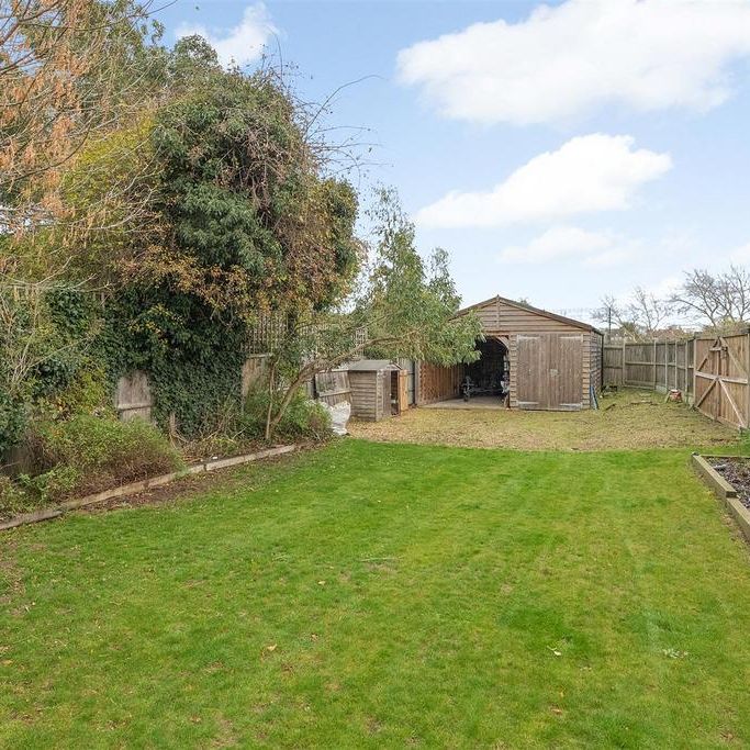 3 bedroom semi-detached house to rent - Photo 1