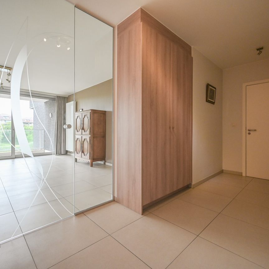 Riant 3-slaapkamerappartement met zicht op de vaart te Izegem - Photo 1