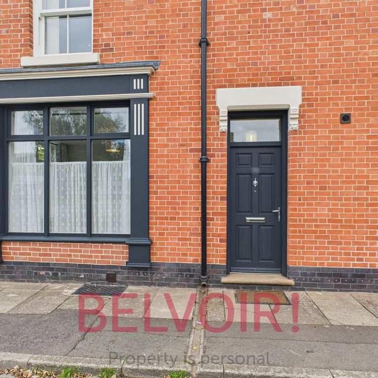 2 bedroom end of terrace house to rent - Photo 1