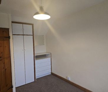 2 bedroom semi-detached house to rent - Photo 3