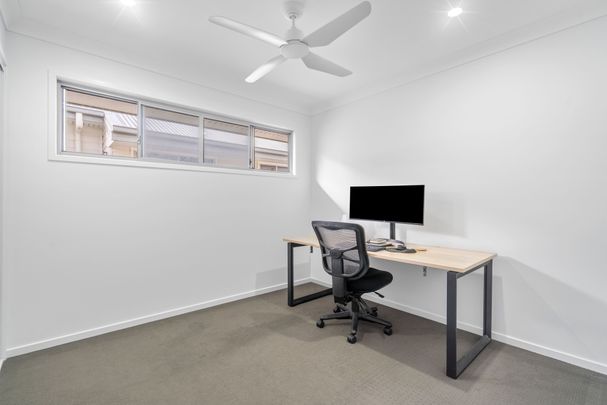 21 Hillsborough Place,PIMPAMA - Photo 1