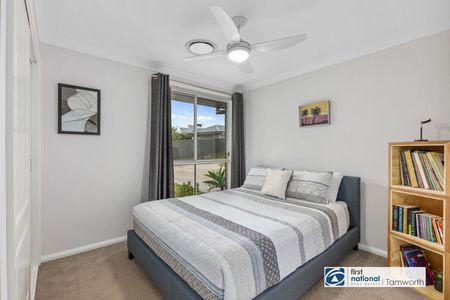 Stunning home in the Tamworth Estate of "Windmill Hills" - Photo 4
