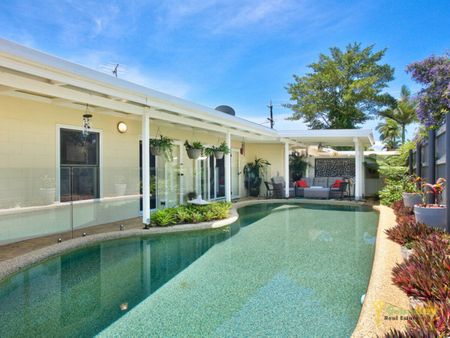 Three Bedrooms, Pool & Big Shed! - Photo 4