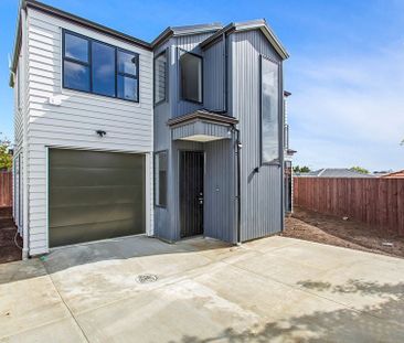Stunning 4BR - Near New in Massey! - Photo 6