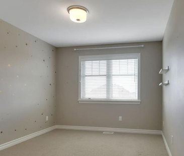 For Lease - 644 RUE DU CARTOGRAPHE Street, Orleans - Cumberland and... - Photo 4