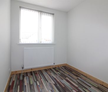 28 Downshire Road, - Photo 4