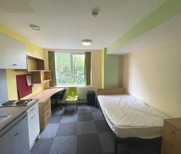 Studio to rent - Photo 2