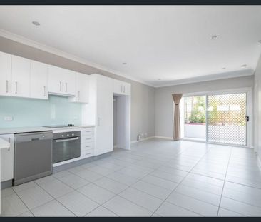 Private & Quiet, cottage located at back of block - Photo 1