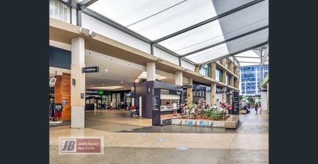 Prime Location - Unique - Photo 3