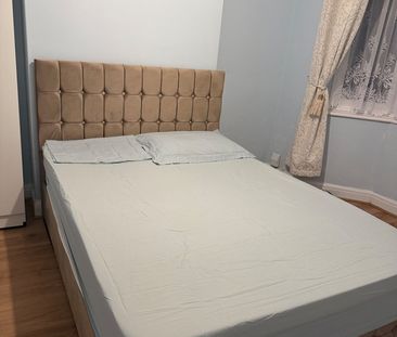 Room in a Shared House, Preston Gardens, LU2 - Photo 3